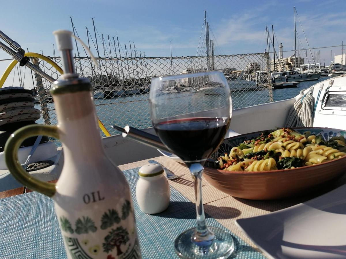 La Tua Stanza A Vela Sul Mare Hotel Bari Bagian luar foto