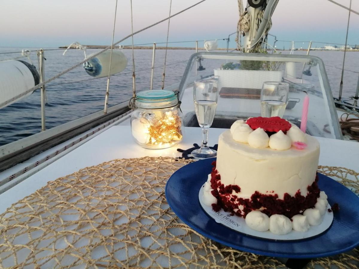 La Tua Stanza A Vela Sul Mare Hotel Bari Bagian luar foto